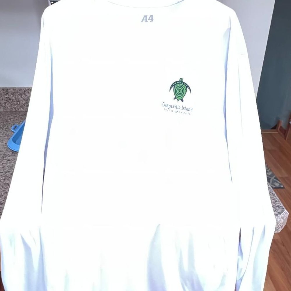 WHITE LONG SLEEVE SHIRT. SIZE LG.